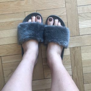 Steve madden fur sandal